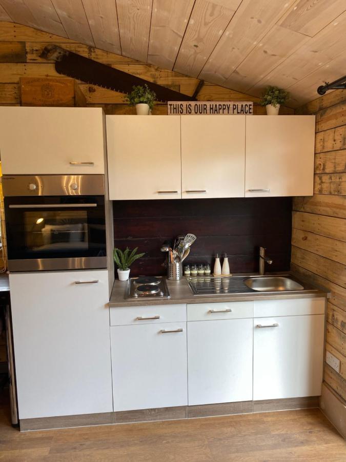 Willow Court Farm Studio East & Petting Farm, 8 Mins To Legoland & Windsor, 15 Mins To Lapland Uk Bagian luar foto