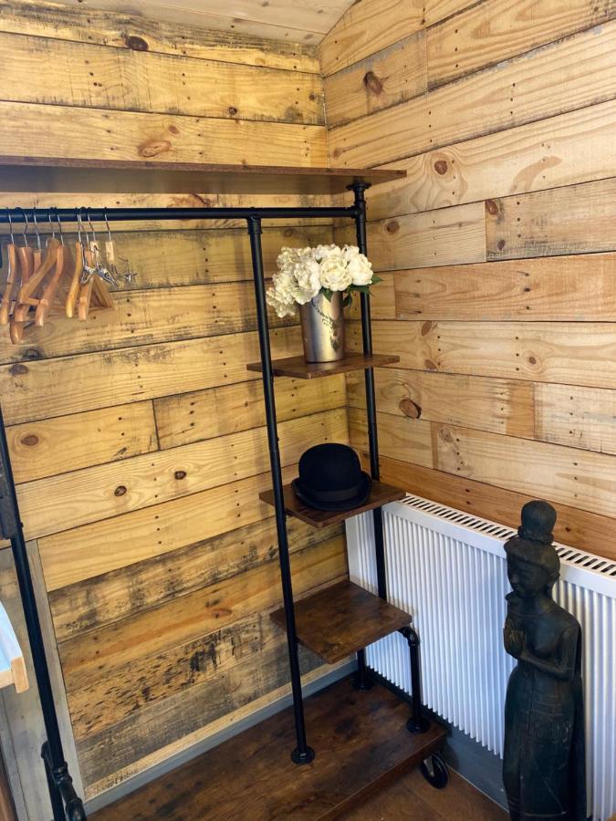 Willow Court Farm Studio East & Petting Farm, 8 Mins To Legoland & Windsor, 15 Mins To Lapland Uk Bagian luar foto