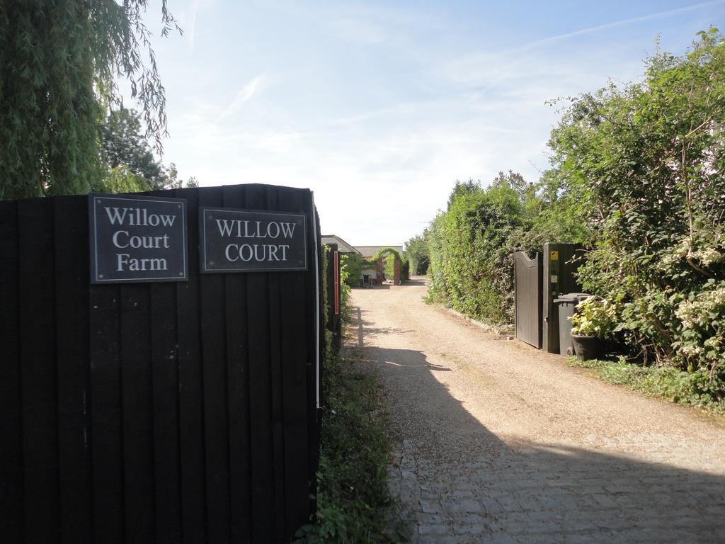 Willow Court Farm Studio East & Petting Farm, 8 Mins To Legoland & Windsor, 15 Mins To Lapland Uk Bagian luar foto